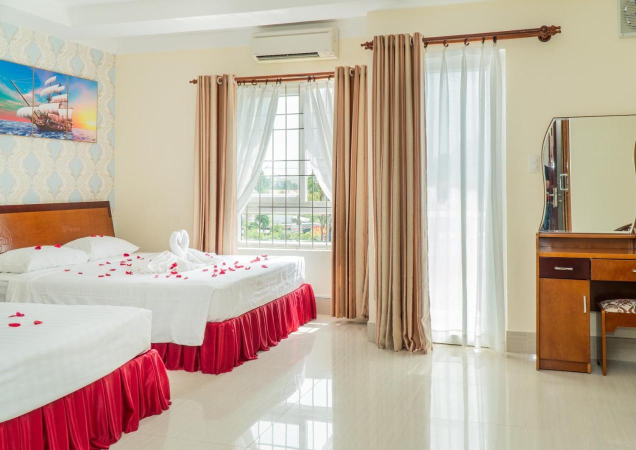 Sun & Sea Hotel Дуонг-Донг Экстерьер фото